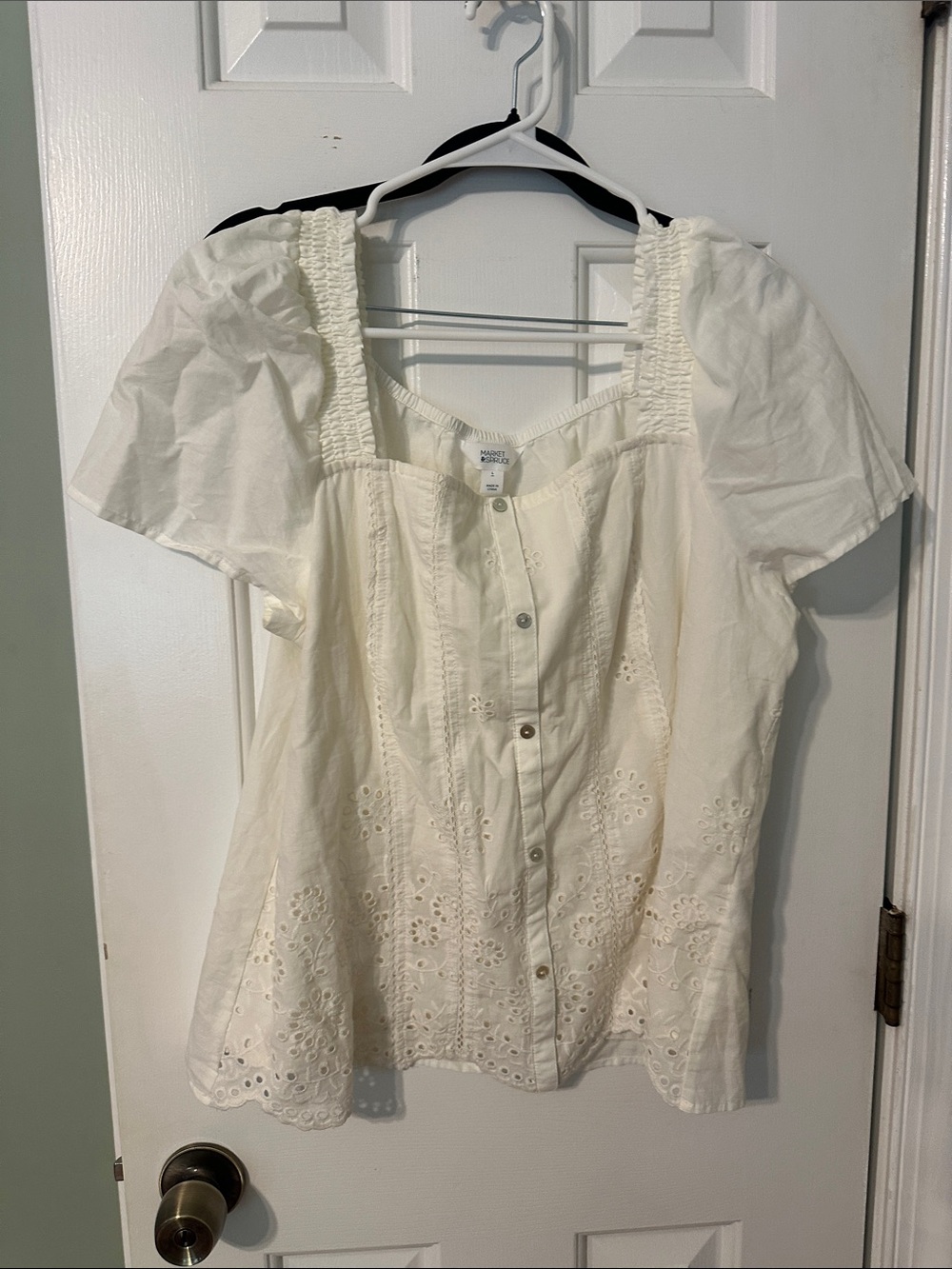 Market & Spruce Cream Eyelet Button-Front Smocked Blouse Never Worn